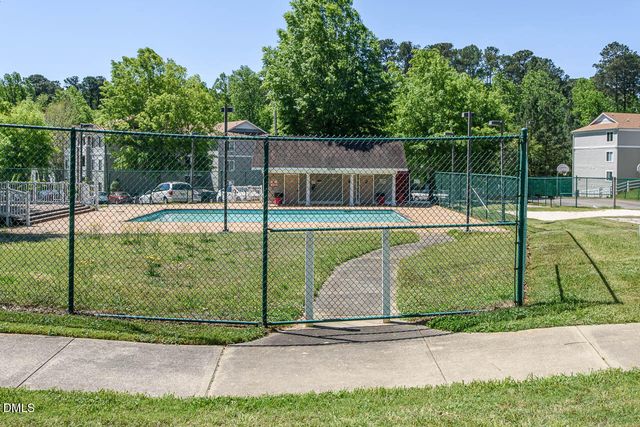 1220 University Court 203, Raleigh, NC 27606