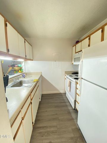 1220 University Court 203, Raleigh, NC 27606