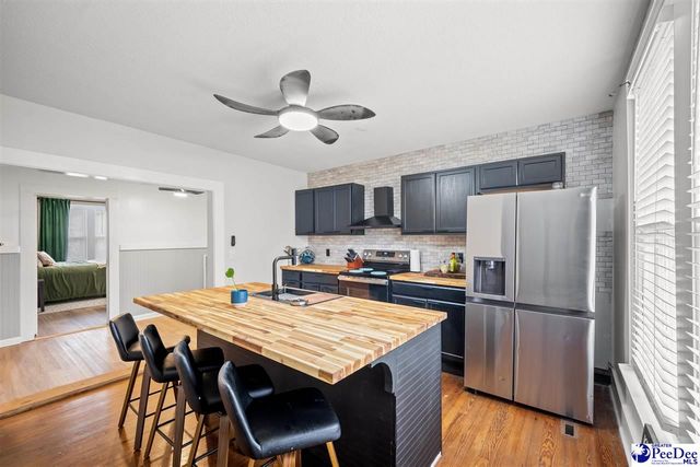 222 E Wine, Mullins, SC 29574