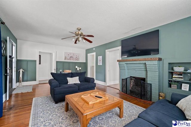 222 E Wine, Mullins, SC 29574