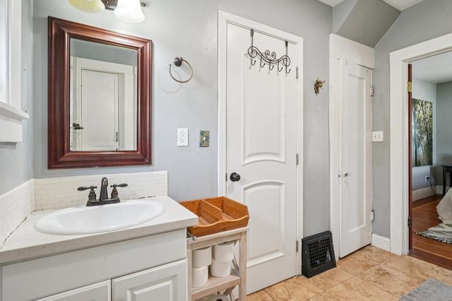 3425 50th St, Sacramento, CA 95820