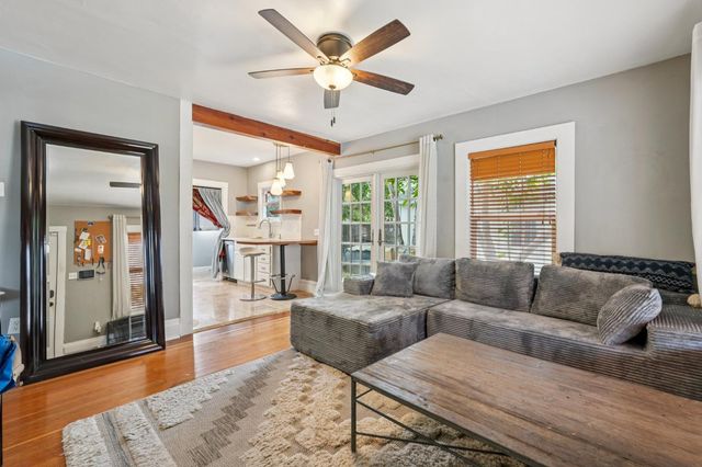 3425 50th St, Sacramento, CA 95820