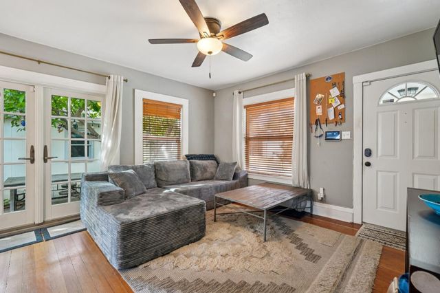 3425 50th St, Sacramento, CA 95820