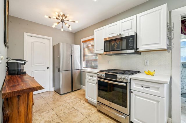 3425 50th St, Sacramento, CA 95820