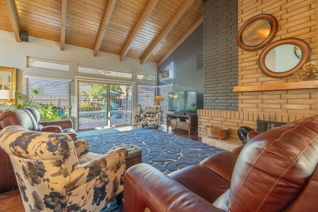 3728 W Nicholas Avenue, Visalia, CA 93291