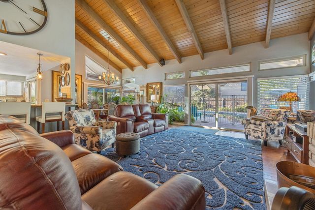 3728 W Nicholas Avenue, Visalia, CA 93291