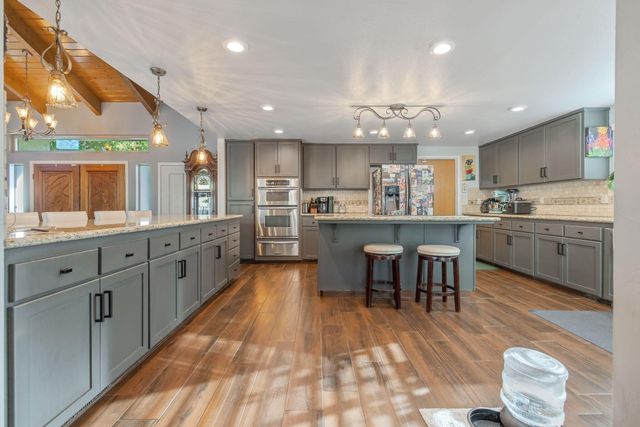 3728 W Nicholas Avenue, Visalia, CA 93291