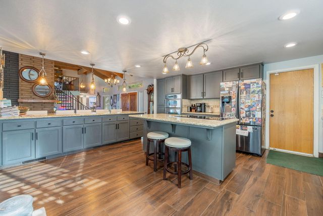 3728 W Nicholas Avenue, Visalia, CA 93291