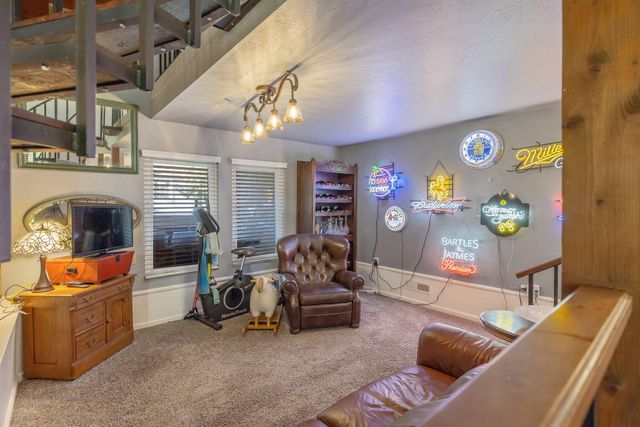 3728 W Nicholas Avenue, Visalia, CA 93291