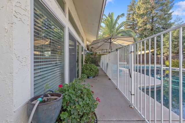 3728 W Nicholas Avenue, Visalia, CA 93291