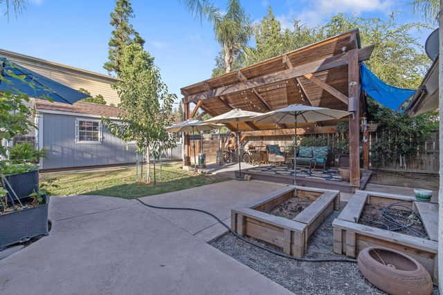 3728 W Nicholas Avenue, Visalia, CA 93291