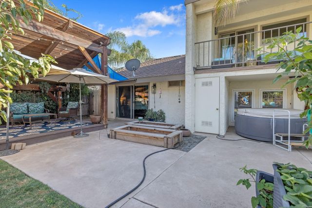 3728 W Nicholas Avenue, Visalia, CA 93291