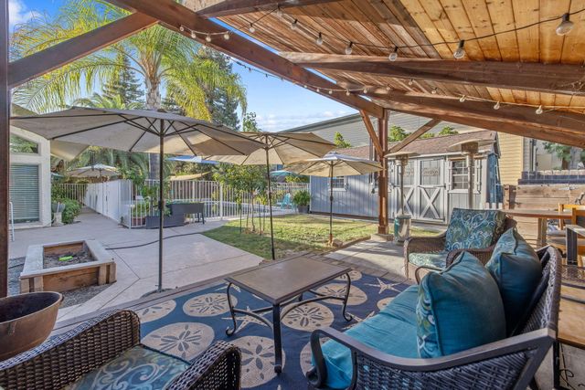 3728 W Nicholas Avenue, Visalia, CA 93291