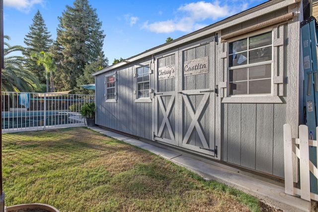 3728 W Nicholas Avenue, Visalia, CA 93291