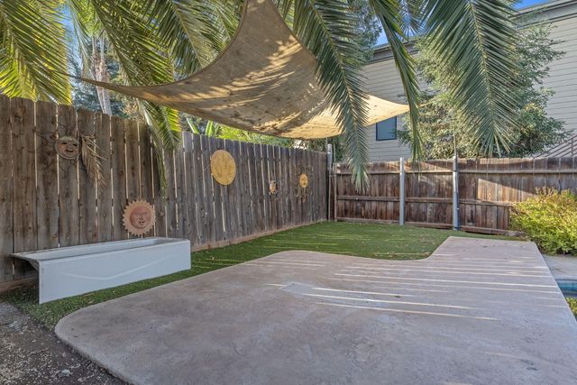 3728 W Nicholas Avenue, Visalia, CA 93291
