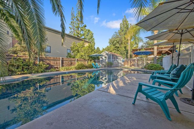 3728 W Nicholas Avenue, Visalia, CA 93291