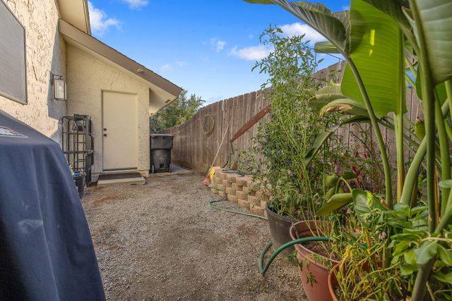 3728 W Nicholas Avenue, Visalia, CA 93291