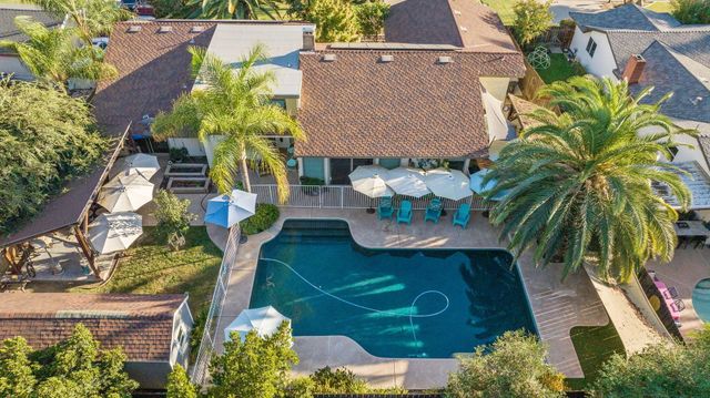 3728 W Nicholas Avenue, Visalia, CA 93291