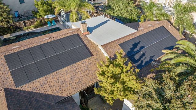 3728 W Nicholas Avenue, Visalia, CA 93291