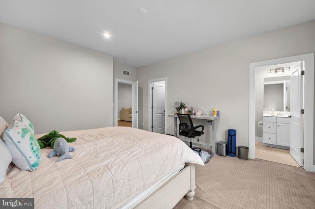 43113 BITTER PERSIMMON CT, Centreville, VA 20120