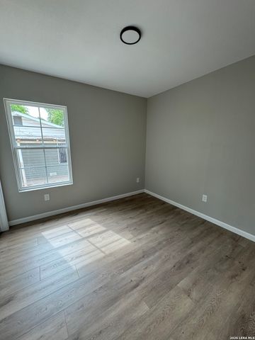 114 Yuma, San Antonio, TX 78211