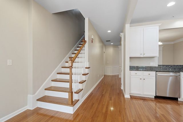 26 Kendall Ct 67, Bedford, MA 01730