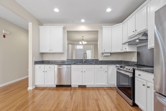 26 Kendall Ct 67, Bedford, MA 01730