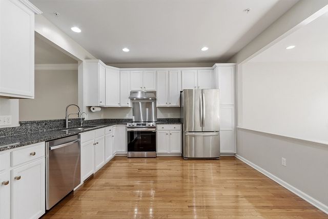 26 Kendall Ct 67, Bedford, MA 01730