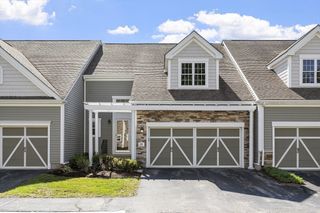 26 Kendall Ct 67, Bedford, MA 01730