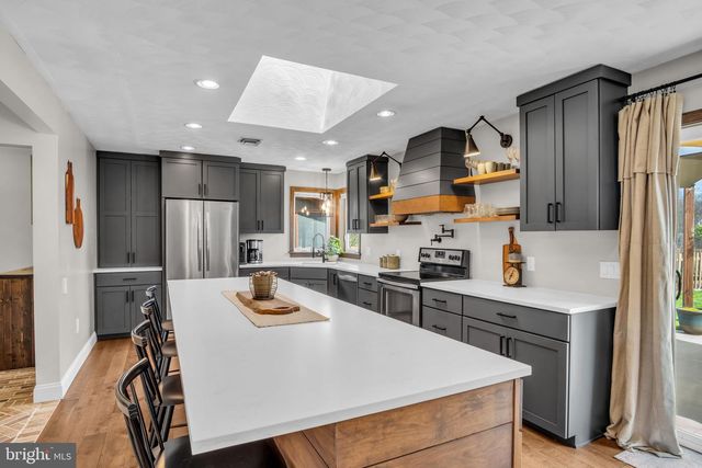 300 HOLLOWBROOK DR, Carlisle, PA 17013