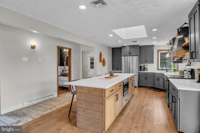 300 HOLLOWBROOK DR, Carlisle, PA 17013