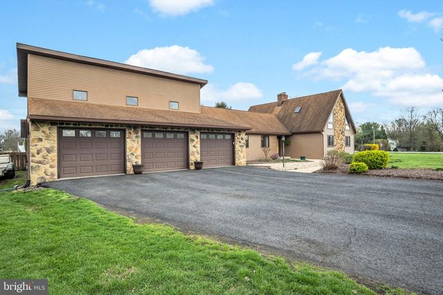 300 HOLLOWBROOK DR, Carlisle, PA 17013