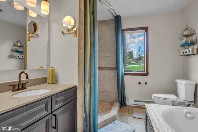 300 HOLLOWBROOK DR, Carlisle, PA 17013