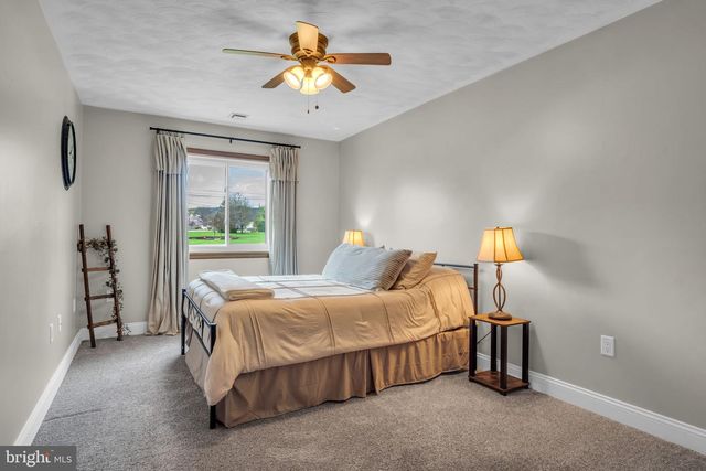 300 HOLLOWBROOK DR, Carlisle, PA 17013