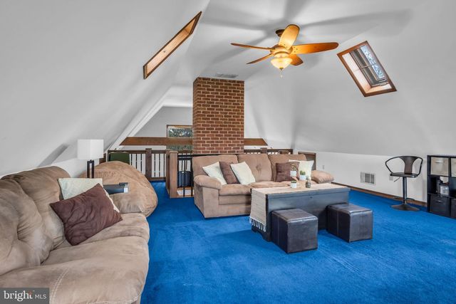 300 HOLLOWBROOK DR, Carlisle, PA 17013