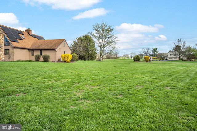 300 HOLLOWBROOK DR, Carlisle, PA 17013