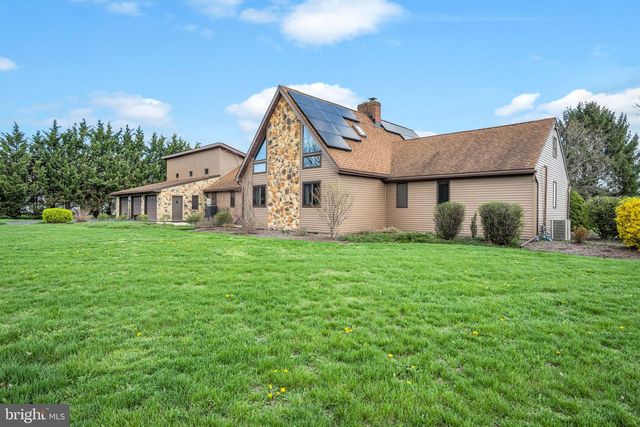 300 HOLLOWBROOK DR, Carlisle, PA 17013