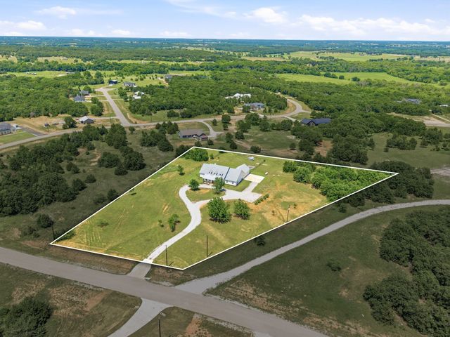 109 Bear Cat Court, Alvord, TX 76225