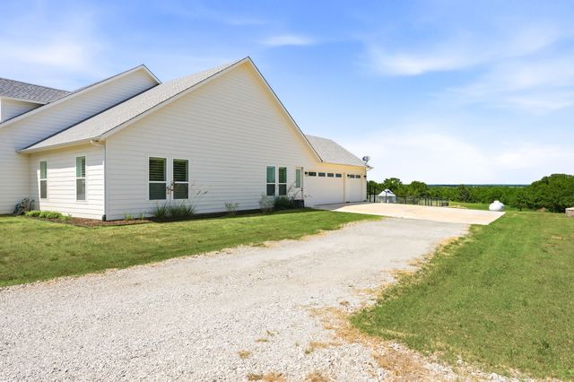 109 Bear Cat Court, Alvord, TX 76225