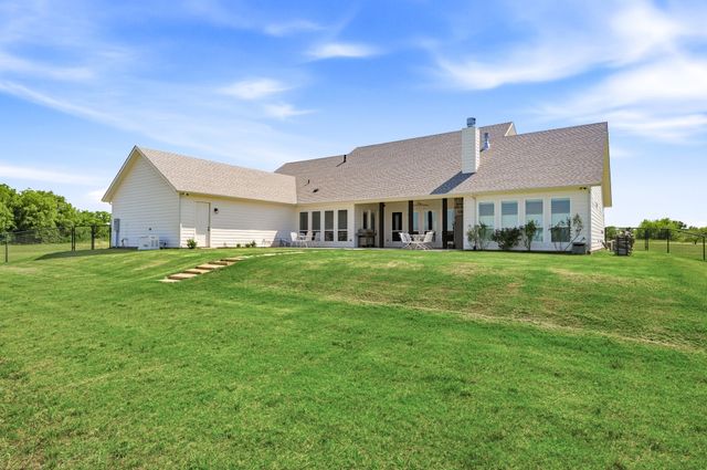 109 Bear Cat Court, Alvord, TX 76225