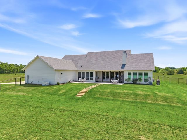 109 Bear Cat Court, Alvord, TX 76225