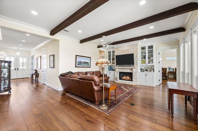 109 Bear Cat Court, Alvord, TX 76225