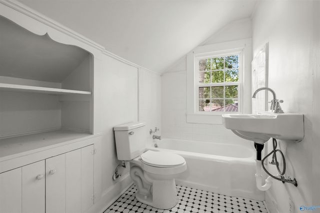 935 Oakview Avenue, Gadsden, AL 35901