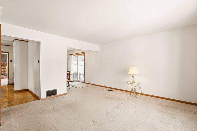 211 N Vincent Ave, Somerset Boro, PA 15501