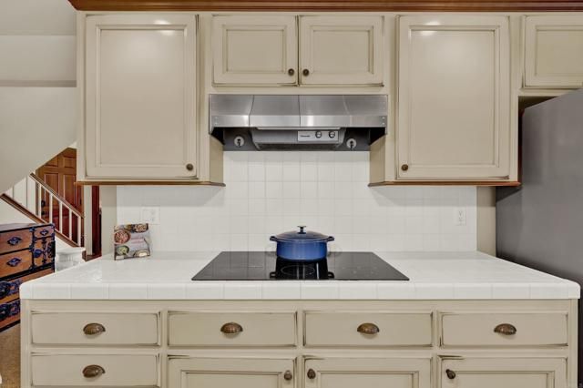 10353 Oak Ranch Lane, Escondido, CA 92026