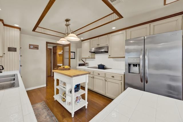 10353 Oak Ranch Lane, Escondido, CA 92026