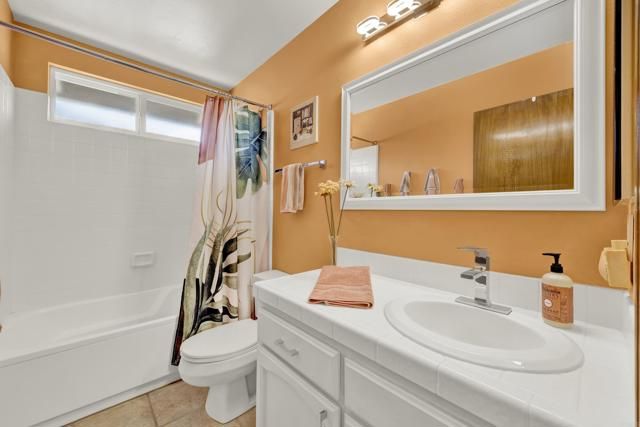 10353 Oak Ranch Lane, Escondido, CA 92026