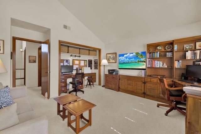 10353 Oak Ranch Lane, Escondido, CA 92026