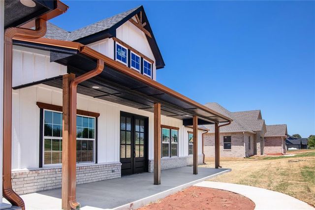 1160 Wolf Creek Drive, Blanchard, OK 73010