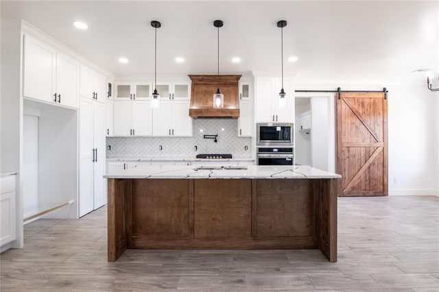 1160 Wolf Creek Drive, Blanchard, OK 73010
